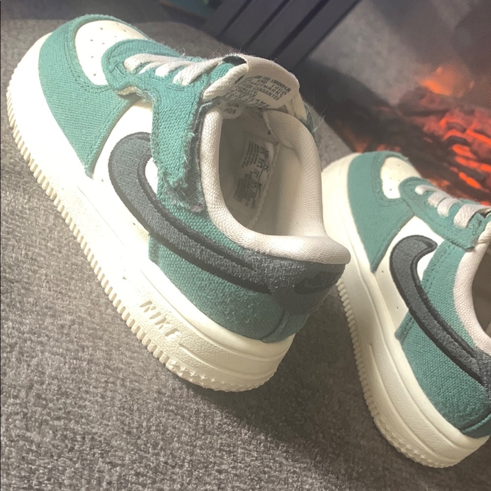 Nike Green and White Sneakers Classic Style